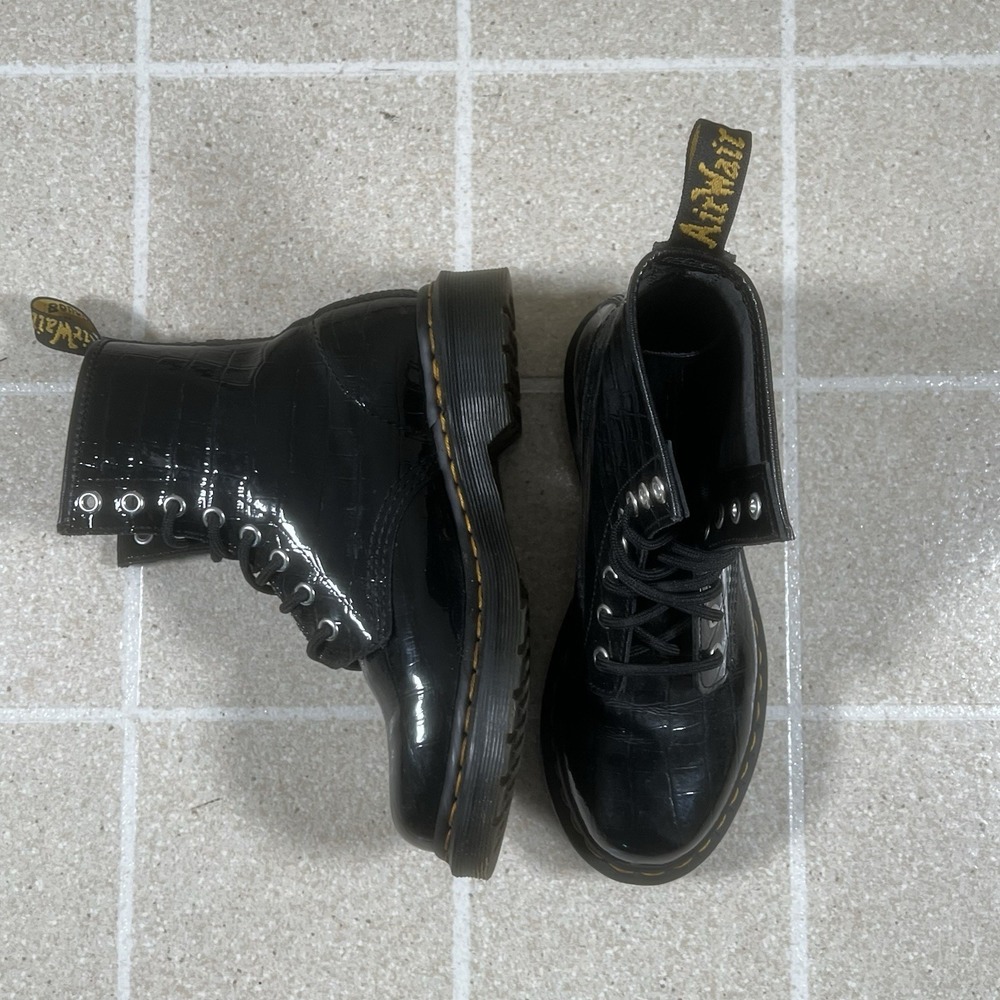 Dr Martens 1460W Boots Womens Size 6 Black Patent Leather Lace Up AirWair Punk - Picture 4 of 8